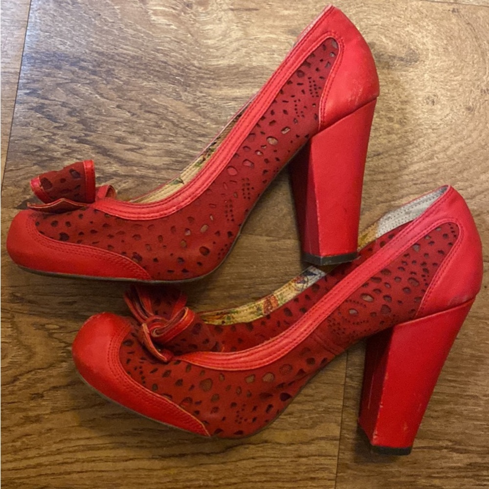 Miss L Fire size 10
